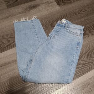 BDG Light Wash Slim Straight Jeans Size 29